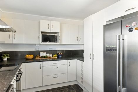 Photo of property in 13 Walton Road, Paraparaumu Beach, Paraparaumu, 5032