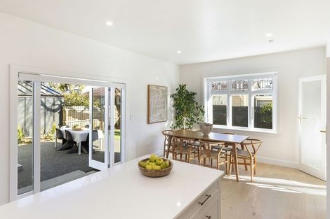 Photo of property in 142 North Avon Road, Richmond, Christchurch, 8013
