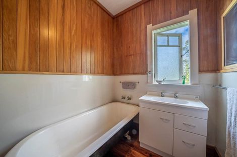 Photo of property in 141 Tawa Road, Kumeu, 0891