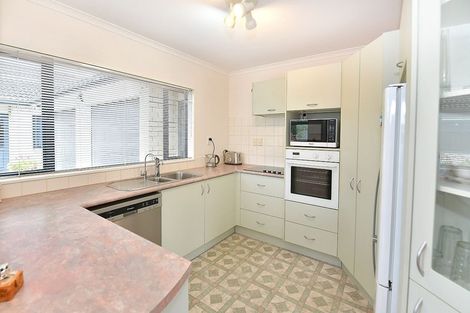 Photo of property in 12 Francis Skinner Place, Orewa, 0931