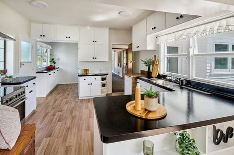 Photo of property in 35 Allen Terrace, Tawa, Wellington, 5028