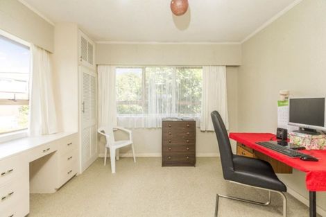 Photo of property in 11 Ross Avenue, Glenfield, Auckland, 0629