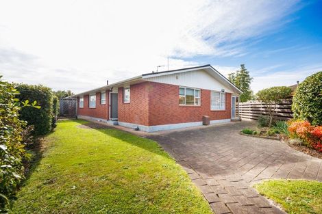 Photo of property in 18 Westhaven Grove, Takaro, Palmerston North, 4412