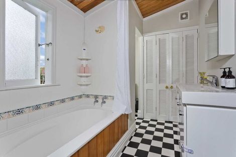 Photo of property in 10 David Street, Bayswater, Auckland, 0622