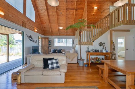 Photo of property in 12 Cathedral Court, Hahei, Whitianga, 3591