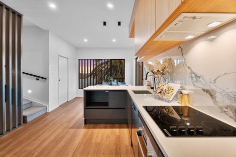 Photo of property in 1/33 Elizabeth Drive, West Harbour, Auckland, 0618