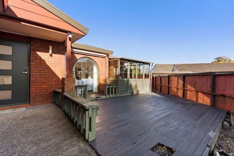Photo of property in 2/16 Ultima Place, Clover Park, Auckland, 2019