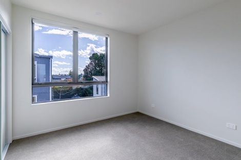 Photo of property in 4/2 Moor Avenue, Te Atatu Peninsula, Auckland, 0610