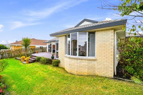 Photo of property in 1 Picasso Drive, West Harbour, Auckland, 0618