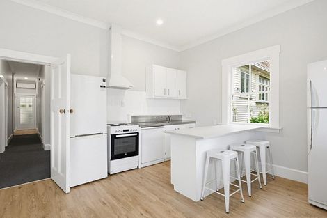 Photo of property in 5 Governor Road, Northland, Wellington, 6012