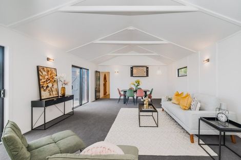 Photo of property in 10 Kakariki Grove, Waikanae, 5036