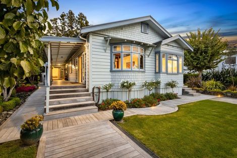 Photo of property in 5 Taupaki Road, Taupaki, Henderson, 0782