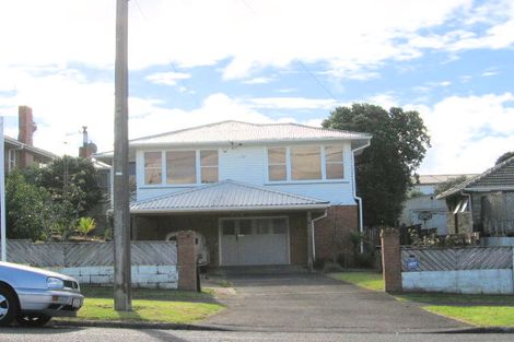 Photo of property in 23 Gloria Avenue, Te Atatu Peninsula, Auckland, 0610