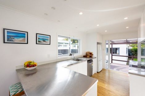 Photo of property in 4 Tingey Place, Awapuni, Palmerston North, 4412