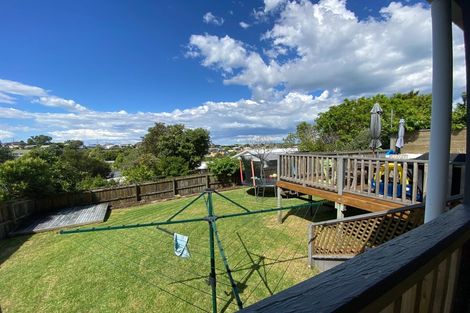 Photo of property in 4 Waiora Road, Stanmore Bay, Whangaparaoa, 0932