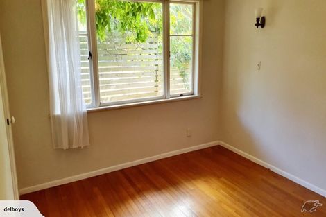 Photo of property in 2/18 Bond Crescent, Forrest Hill, Auckland, 0620