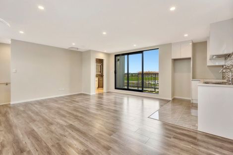 Photo of property in 3 Fredrick Hanson Road, Papakura, 2110