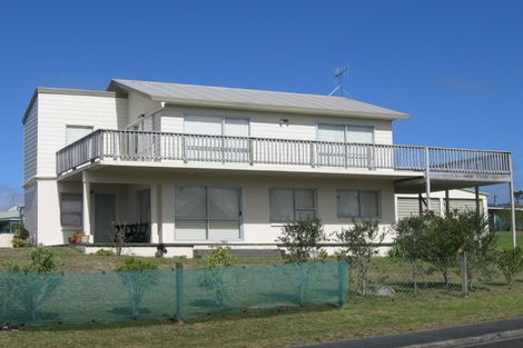Photo of property in 14 Holiday Crescent, Mangawhai Heads, Mangawhai, 0505
