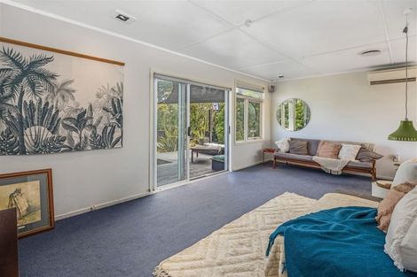 Photo of property in 12 Spenmoor Street, Newlands, Wellington, 6037