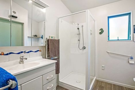 Photo of property in 8b Te Papau Crescent, Diamond Harbour, 8972