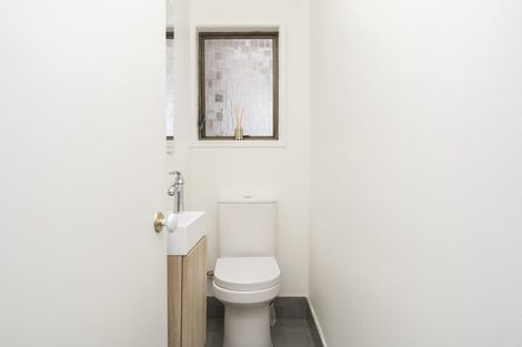 Photo of property in 40 Tudor Road, Henderson, Auckland, 0610