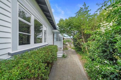 Photo of property in 3 Whites Line West, Woburn, Lower Hutt, 5010