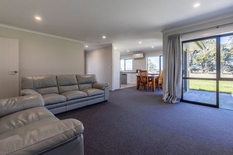 Photo of property in 63 Farm Road, Waipukurau, 4284