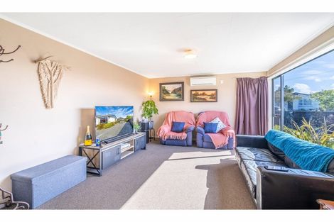 Photo of property in 10 Robert Street, Otatara, Invercargill, 9879