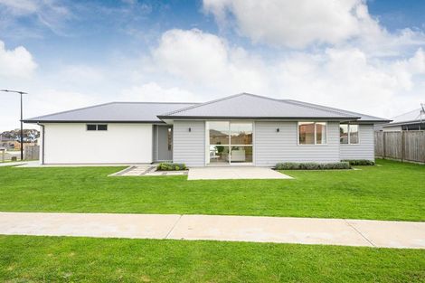 Photo of property in 2 Kereru Court, Marton, 4710