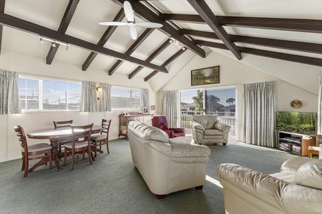 Photo of property in 70 Karewa Parade, Papamoa Beach, Papamoa, 3118