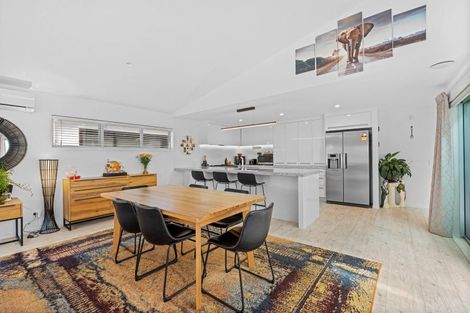 Photo of property in 6 Fred Carr Place, One Tree Point, 0118