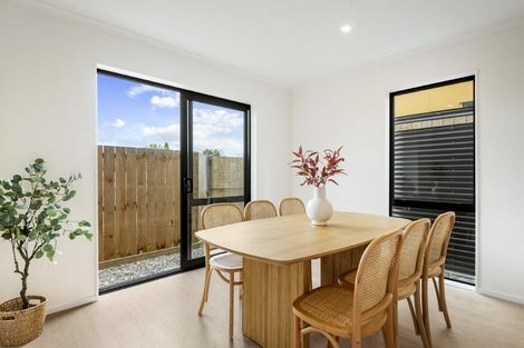 Photo of property in 33 Isabella Lane, Henderson, 0610