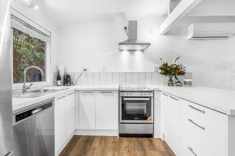 Photo of property in 1/29 Kemp Road, Massey, Auckland, 0614