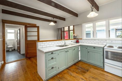 Photo of property in 98 Brandon Street, Featherston, 5710