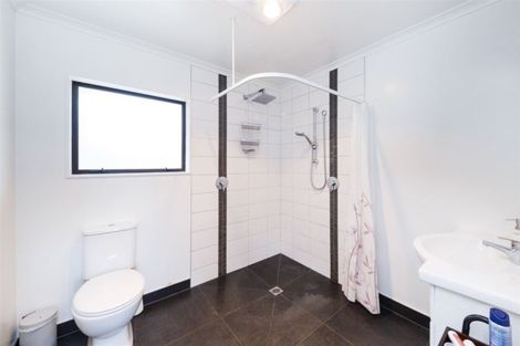 Photo of property in 77 Pacific Drive, Fitzherbert, Palmerston North, 4410