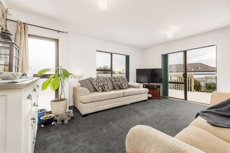 Photo of property in 1/25 Clearview Heights, Ranui, Auckland, 0612