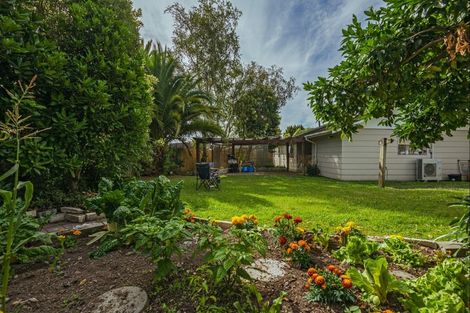 Photo of property in 16 Antrim Place, Hokowhitu, Palmerston North, 4410