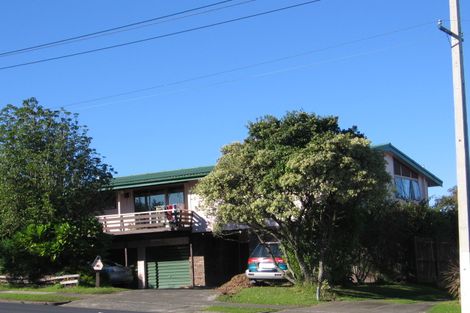Photo of property in 73 Redoubt Road, Goodwood Heights, Auckland, 2105