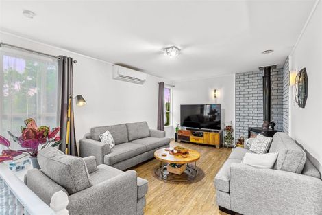 Photo of property in 92 Reynella Drive, Massey, Auckland, 0614