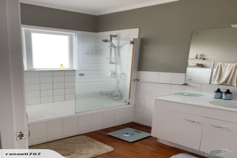 Photo of property in 1/130 Onewa Road, Northcote, Auckland, 0627