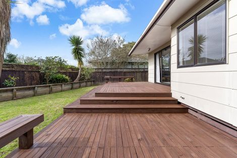 Photo of property in 2/5 Bolina Crescent, Pakuranga, Auckland, 2010