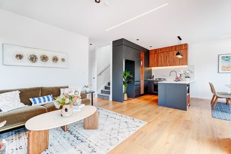 Photo of property in 2 Tiri View Place, Waiake, Auckland, 0630