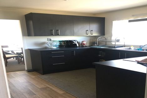 Photo of property in 34 Tudor Road, Henderson, Auckland, 0610