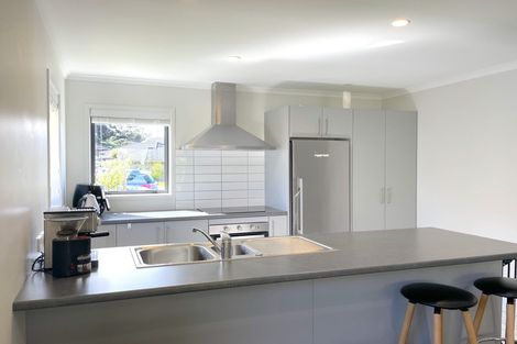 Photo of property in 17 Mooring Close, Whitby, Porirua, 5024