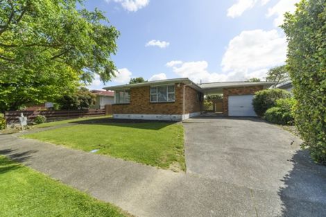 Photo of property in 87 Wikiriwhi Crescent, Awapuni, Palmerston North, 4412