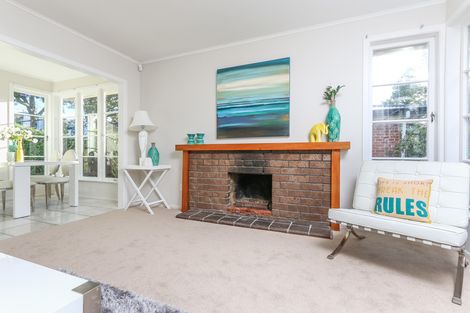 Photo of property in 37 Dundale Avenue, Blockhouse Bay, Auckland, 0600