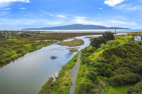 Photo of property in 141 Weggery Drive, Waikanae Beach, Waikanae, 5036