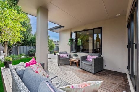 Photo of property in 6 Kirkpatrick Place, Havelock North, 4130