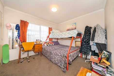 Photo of property in 32a Aniseed Grove, Timberlea, Upper Hutt, 5018