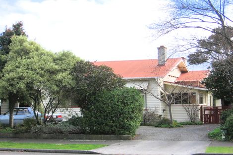 Photo of property in 27 Beresford Street, Takaro, Palmerston North, 4410